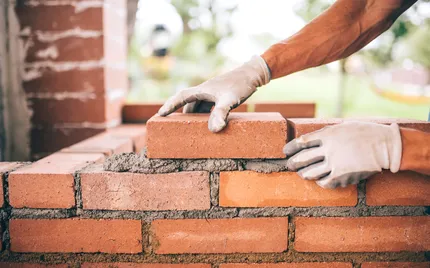 Dynamika cen materiałów budowlanych już we wstępnej fazie korekty